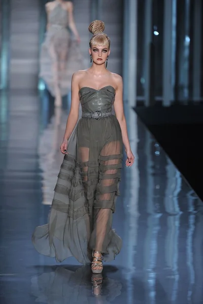Look 37